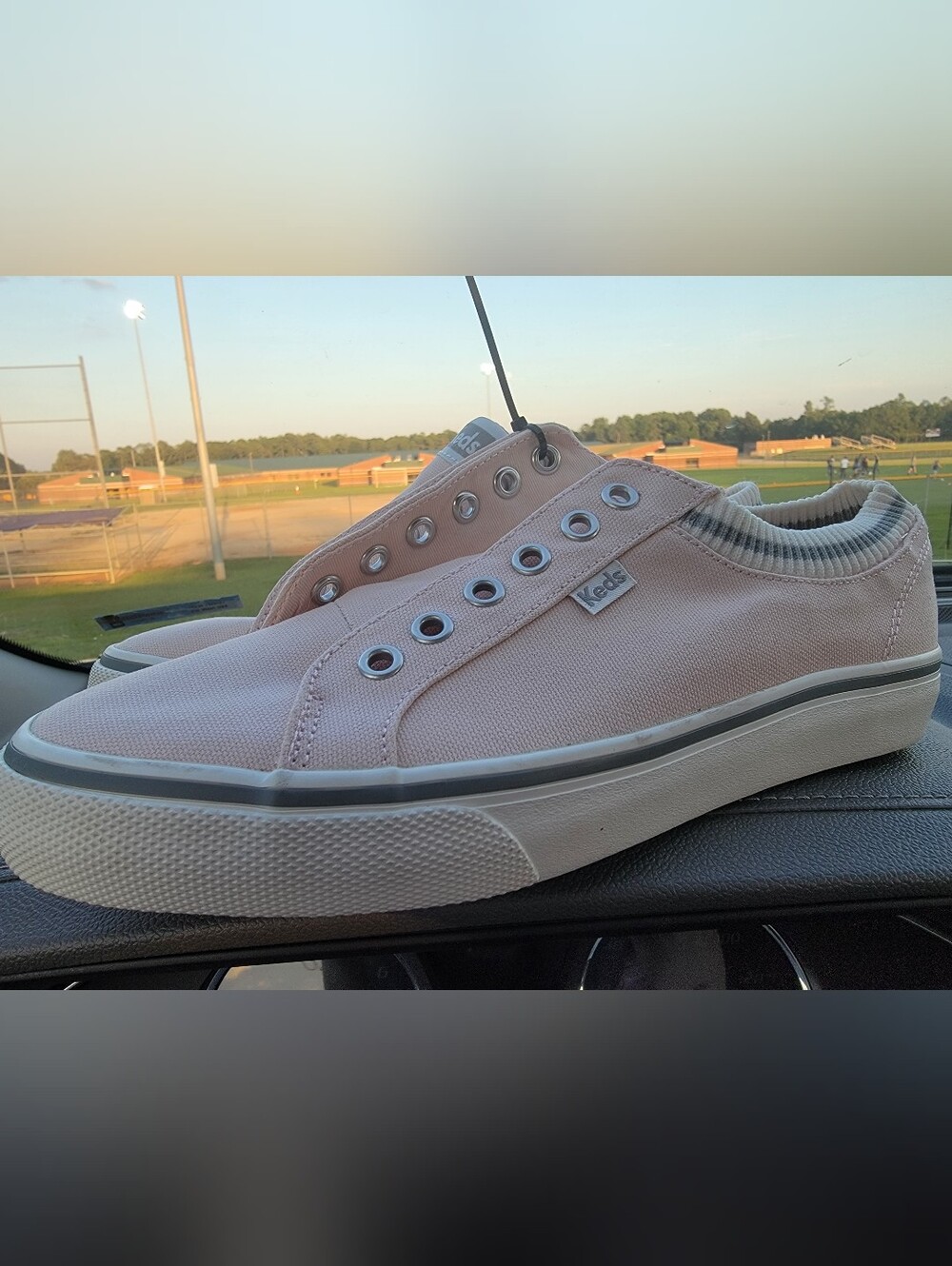 Keds Ladies Jumpstart Sneakers In Size 8 in Blush Pink
